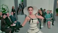 „Мисис Харис отива в Париж“ (2022) – комедия - Videoclip.bg