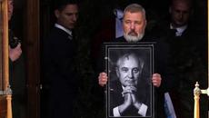 Защо без държавни почести Русия се сбогува с Михаил Горбачов - Videoclip.bg