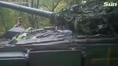 Ukrainian Colonel captures and drives off with Russian T-90 tank - Videoclip.bg