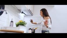 DENY EVTIMOV - DOBRE DOSHLA V RAYA _ ДЕНИ ЕВТИМОВ - ДОБРЕ ДОШЛА В РАЯ ( OFFICIAL 4K VIDEO 2022 ) - Videoclip.bg