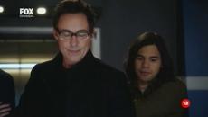 Светкавицата сезон 4 епизод 17 [ Бг Аудио ] - Videoclip.bg