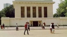 Разрушаването на Мавзолея на Георги Димитров. 6 дни строят, 6 дни бутат комунистическия символ. - Videoclip.bg