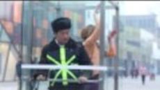 Танцувам защото аз съм щастлив! Happy Day (We Are FromBeijing) - Videoclip.bg