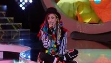 Като две капки вода (14.04.2014) Стефания Колева като Бой Джордж - Videoclip.bg